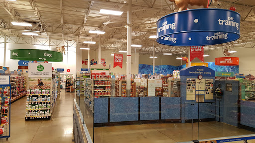 Pet Supply Store «PetSmart», reviews and photos, 20530 E 13 Mile Rd, Roseville, MI 48066, USA