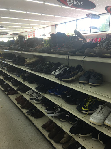 Thrift Store «Value World», reviews and photos, 11900 Detroit Ave, Lakewood, OH 44107, USA