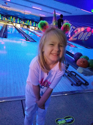 Bowling Alley «Brunswick Zone Glendale Heights», reviews and photos, 558 North Ave, Glendale Heights, IL 60139, USA