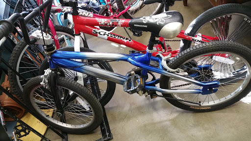 Thrift Store «The Salvation Army Family Store and Donation Center», reviews and photos, 1100 N La Palma Pkwy, Anaheim, CA 92801, USA