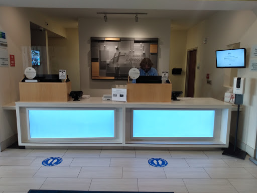 Hotel «Holiday Inn Express & Suites Tampa-Fairgrounds-Casino», reviews and photos, 8610 Elm Fair Blvd, Tampa, FL 33610, USA
