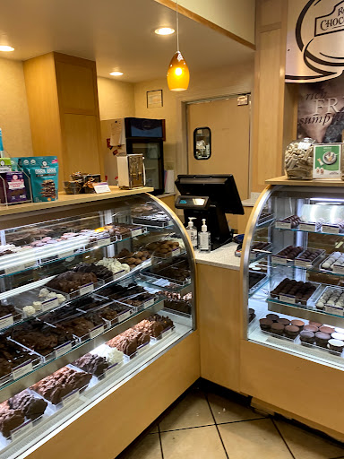 Chocolate Shop «Rocky Mountain Chocolate», reviews and photos, 522 River Walk St, San Antonio, TX 78205, USA