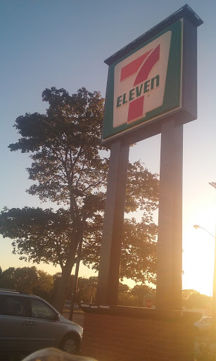 Convenience Store «7-Eleven», reviews and photos, 139 Sunrise Hwy, Patchogue, NY 11772, USA