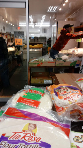 Grocery Store «Community Green Market», reviews and photos, 2228 White Plains Rd, Bronx, NY 10467, USA