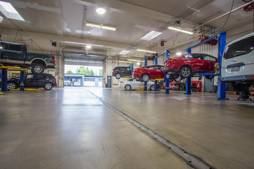 Car Dealer «Bowen Scarff Ford Lincoln», reviews and photos, 1157 Central Ave N, Kent, WA 98032, USA