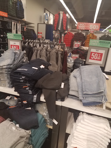 Clothing Store «Old Navy», reviews and photos, 470 Lewis Ave, Meriden, CT 06450, USA