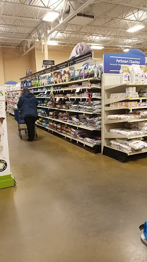 Pet Supply Store «PetSmart», reviews and photos, 2020 SW Westport Dr, Topeka, KS 66604, USA