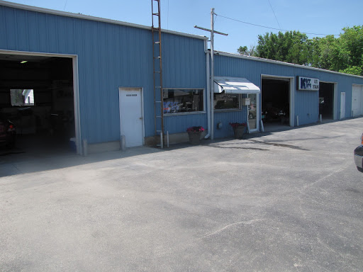 Waters Body Shop & Karr Kare Of Mattoon en Mattoon