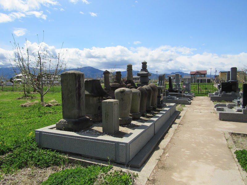 原立寺墓地