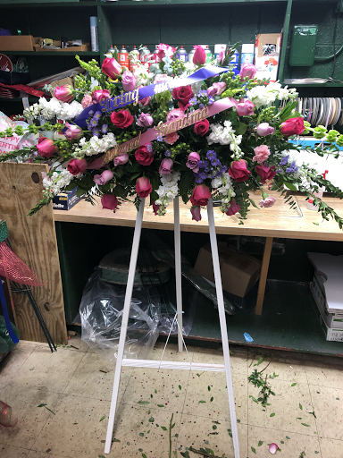 Florist «Irish Rose and GIfts», reviews and photos, 33608 W Seven Mile Rd, Livonia, MI 48152, USA