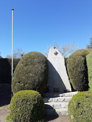 Monument aux morts de Tréhorenteuc à Tréhorenteuc