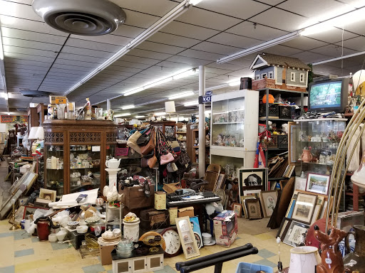 Englishtown Antiques & Used, 42 Main St, Englishtown, NJ 07726, USA, 