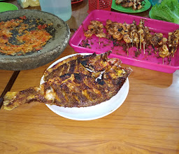 Pecel lele Mbak Tatik photo