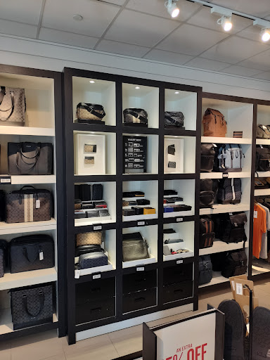 Outlet Mall «Sanibel Outlets», reviews and photos, 20350 Summerlin Rd, Fort Myers, FL 33908, USA