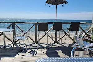 Svarte strandcafé och restaurang image