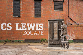 CS Lewis Statue - The Searcher