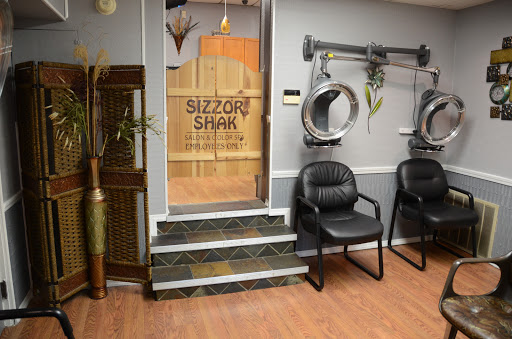 Hair Salon «Sizzor Shak Salon and Color Spa», reviews and photos, 208 E Main St, Collinsville, IL 62234, USA