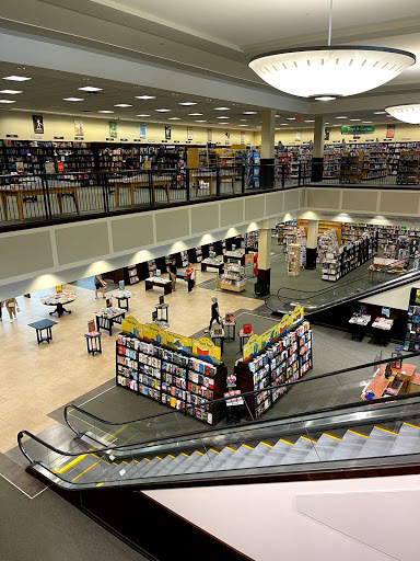 Book Store «Barnes & Noble», reviews and photos, 3195 28th St SE, Grand Rapids, MI 49512, USA