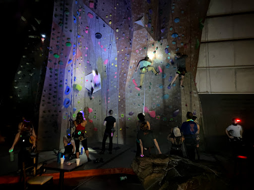 Rock Climbing Gym «Vertical Rock Indoor Climbing Center», reviews and photos, 10225 Nokesville Rd, Manassas, VA 20110, USA