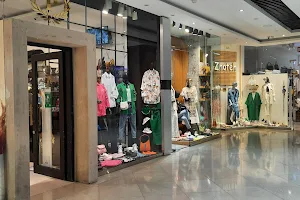 Chechelas Shopping Centre image