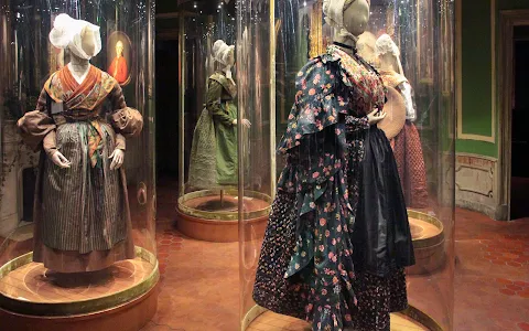 Musée Provençal du Costume et du Bijou image