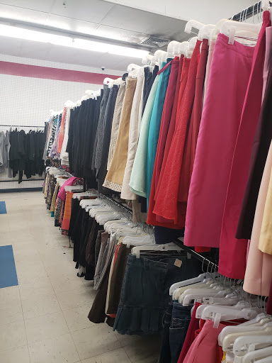 Thrift Store «Park Avenue Thrift», reviews and photos, 1021 Jesse Jewell Pkwy, Gainesville, GA 30501, USA