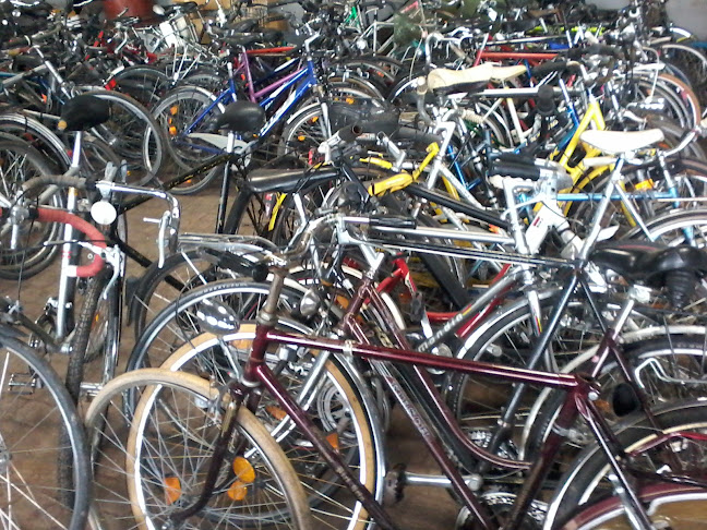 Rezensionen über Bud’s Bikes - Fahrradreparaturen und Recyclingbetrieb für Fahrräder in Bulle - Fahrradgeschäft