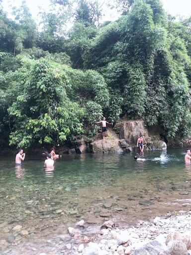 SUỐI KẸM LA BẰNG ĐẠI TỪ