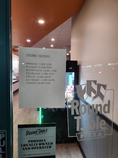 Round Table Pizza image