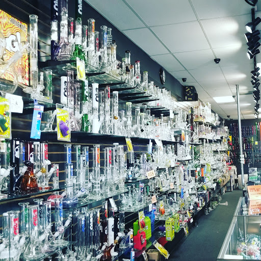Tobacco Shop «Glass Warehouse Smoke Shop», reviews and photos, 6140 Van Buren Boulevard, Riverside, CA 92503, USA