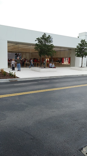 Computer Store «Apple St. Johns Town Center», reviews and photos, 4835 River City Dr, Jacksonville, FL 32246, USA