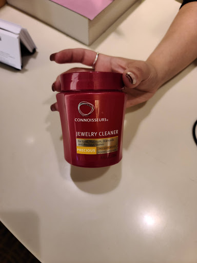 Jewelry Store «Kay Jewelers», reviews and photos, 9501 Vista Way, Garfield Heights, OH 44125, USA