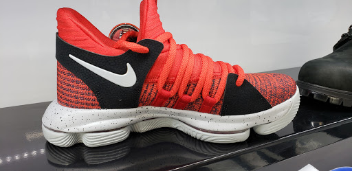 Shopping Mall «Foothill Square Shopping Center», reviews and photos, 10700 MacArthur Blvd #200, Oakland, CA 94605, USA