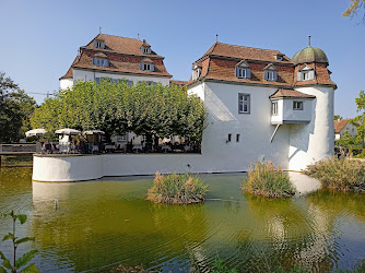 Gartenbad beim Schloss Bottmingen