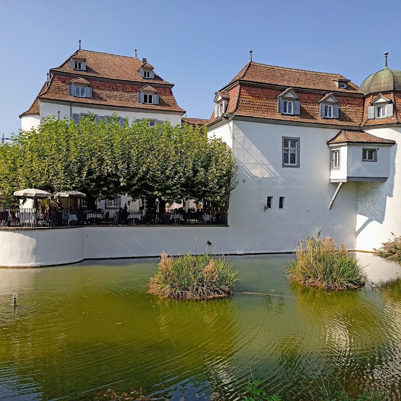 Gartenbad beim Schloss Bottmingen