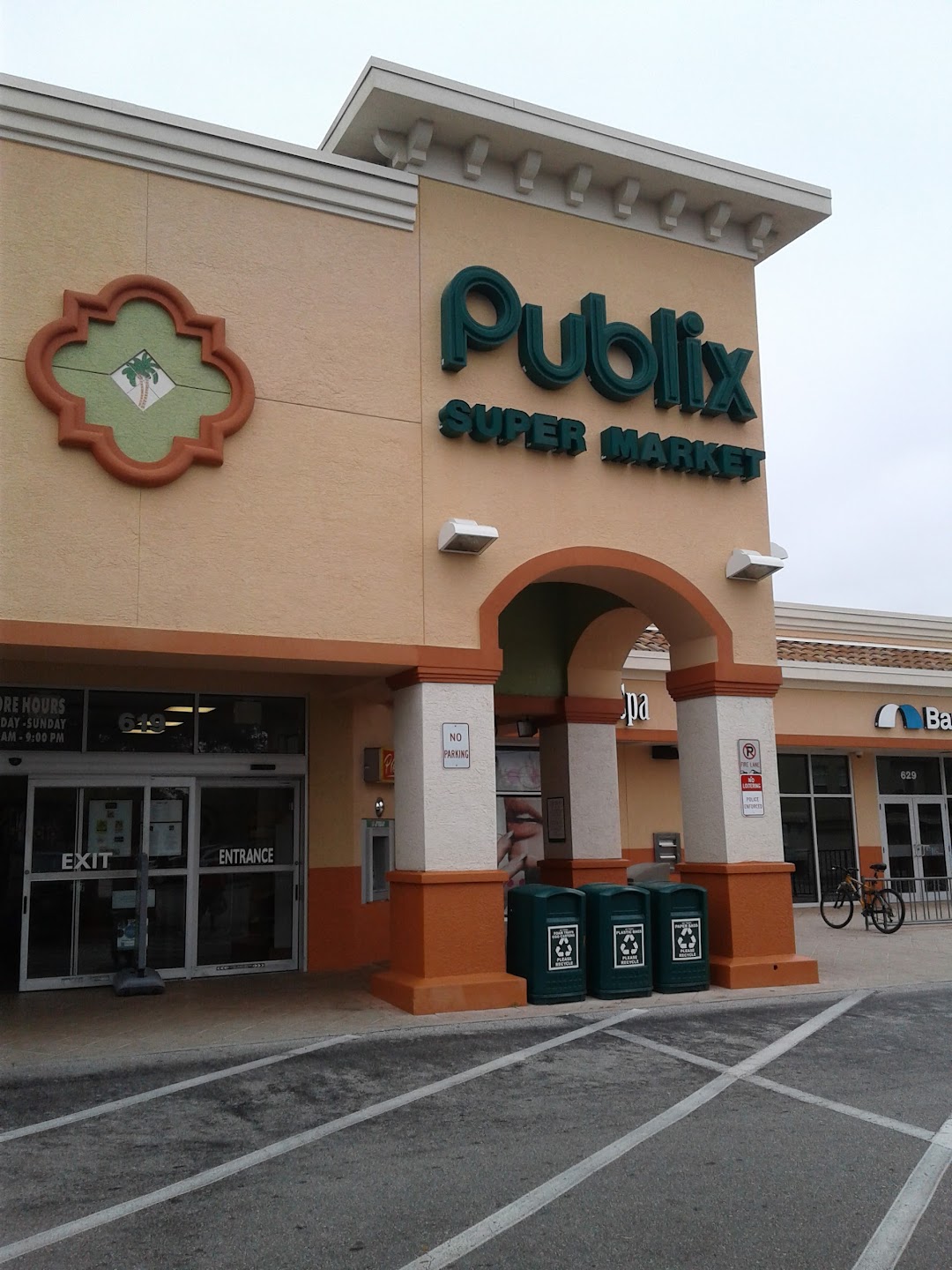 Publix Super Market at Harbor Oaks Shopping Center