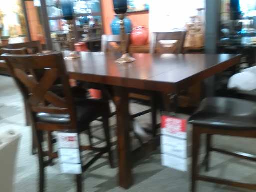 Furniture Store «Art Van Furniture - Algonquin», reviews and photos, 1500 S Randall Rd, Algonquin, IL 60102, USA