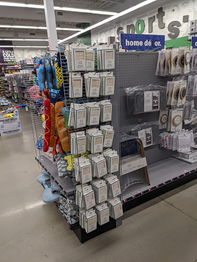 Variety Store «Five Below», reviews and photos, 781 Shoppes Blvd, North Brunswick Township, NJ 08902, USA