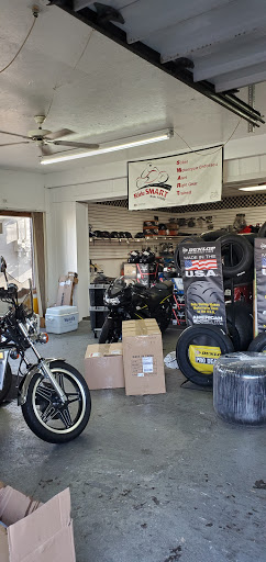 Motorcycle Dealer «B G Motorcycle Accessories», reviews and photos, 110 W Poe Rd, Bowling Green, OH 43402, USA