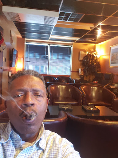 Tobacco Shop «Cigar Palace», reviews and photos, 4815 Eisenhower Ave # A, Alexandria, VA 22304, USA