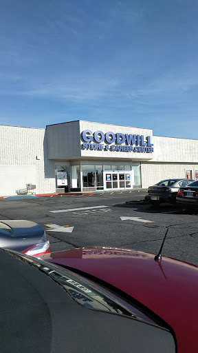 Thrift Store «Goodwill of North Georgia: Smyrna Store, Career Center, and Donation Center», reviews and photos