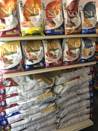 Pet Supply Store «Natural Pawz - Vintage Park», reviews and photos, 142 Vintage Park Blvd, Houston, TX 77070, USA
