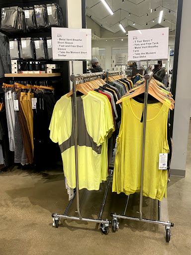 Department Store «Fashion Outlets of Chicago Nordstrom Rack», reviews and photos, 5220 Fashion Outlets Way #2325, Rosemont, IL 60018, USA