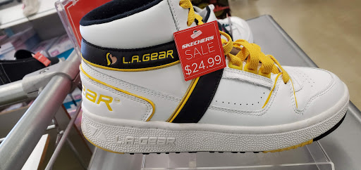 Shoe Store «SKECHERS Factory Outlet», reviews and photos, 1201 Airport Fwy #185, Euless, TX 76040, USA