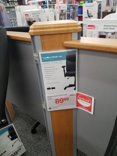 Office Supply Store «Staples», reviews and photos, 204 Airport Plaza Blvd, Farmingdale, NY 11735, USA