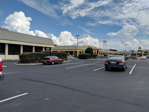 Shopping Mall «Lake Village Shopping MallKitchengaets», reviews and photos, 10601 US-441, Leesburg, FL 34788, USA