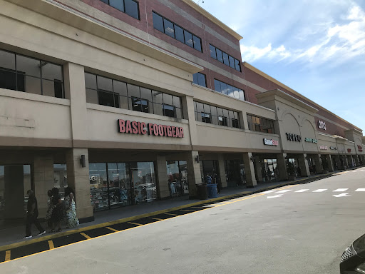 Shopping Mall «Bay Plaza Shopping Center», reviews and photos, 2100 Bartow Ave, Bronx, NY 10475, USA