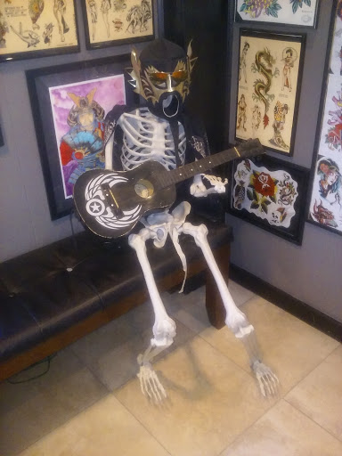 Tattoo Shop «Hold Fast Tattoo and Body Piercing», reviews and photos, 5153 S Ridgewood Ave, Port Orange, FL 32127, USA