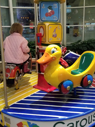 Shopping Mall «Summit Mall», reviews and photos, 3265 W Market St, Fairlawn, OH 44333, USA