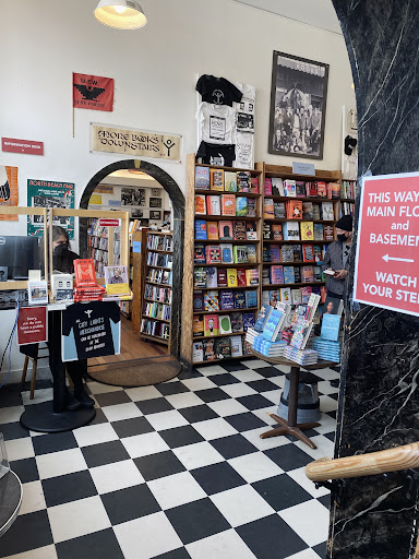 Book Store «City Lights Booksellers & Publishers», reviews and photos, 261 Columbus Ave, San Francisco, CA 94133, USA